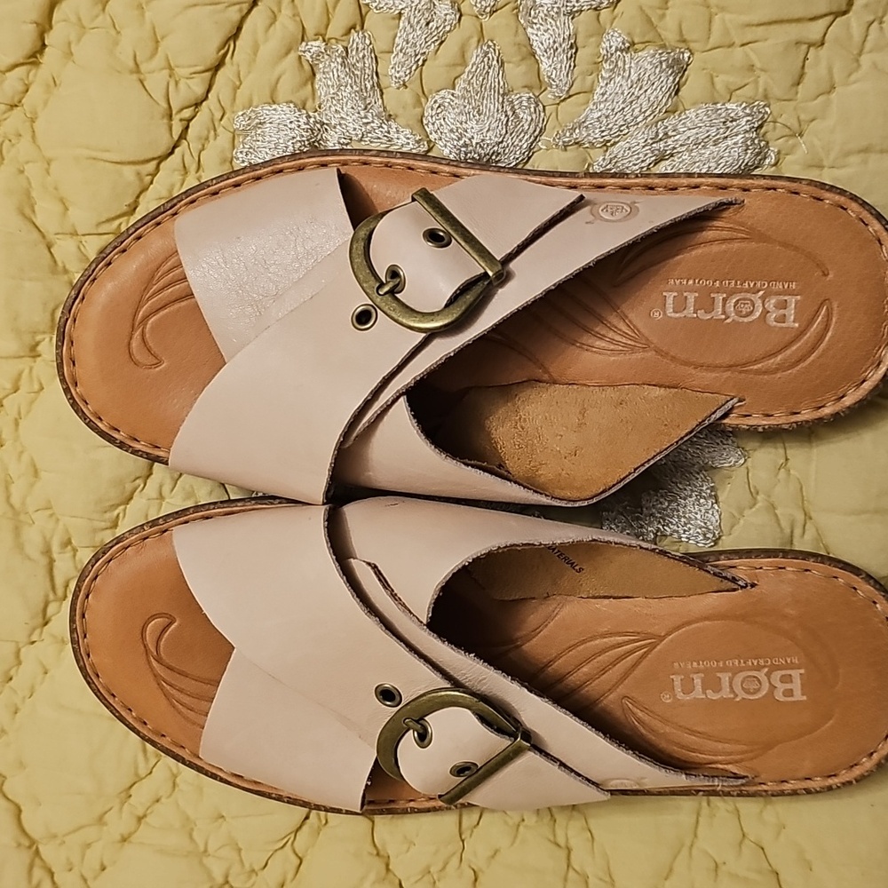 Born Sandals Slides Tan Nude Size 7 Comfort Cushion
